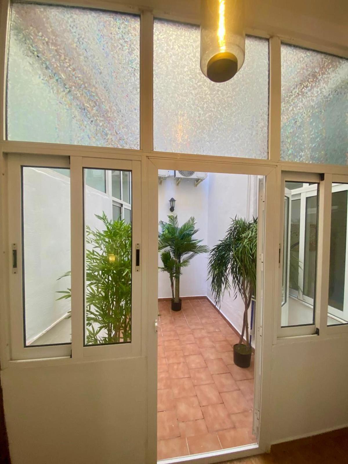 Casa Naty, Espacioso Renovado Apartamento En El Centro De Málaga Exterior foto