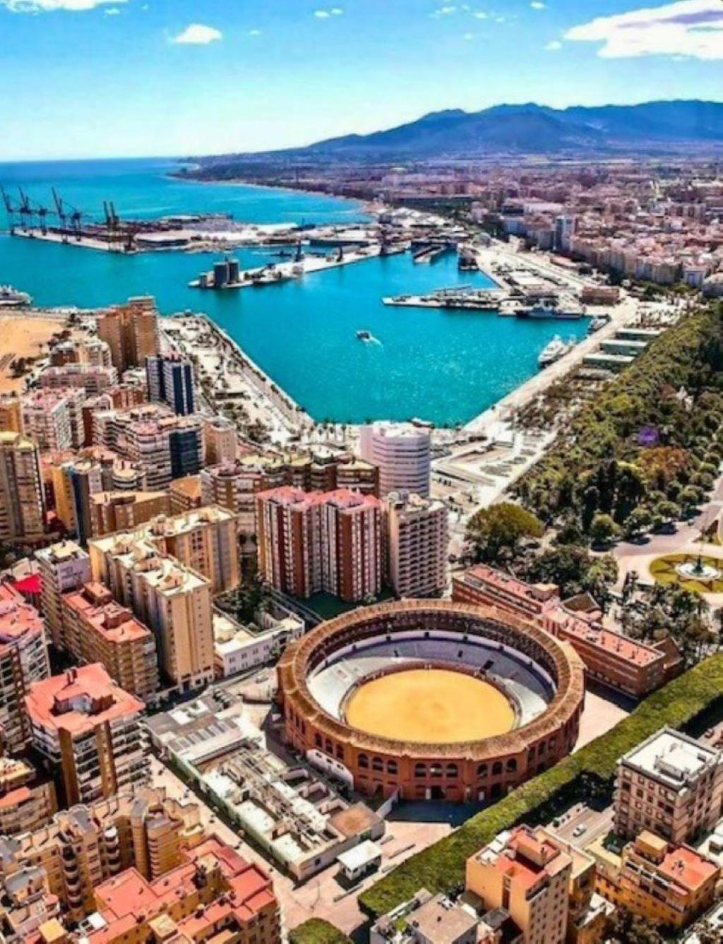 Casa Naty, Espacioso Renovado Apartamento En El Centro De Málaga Exterior foto
