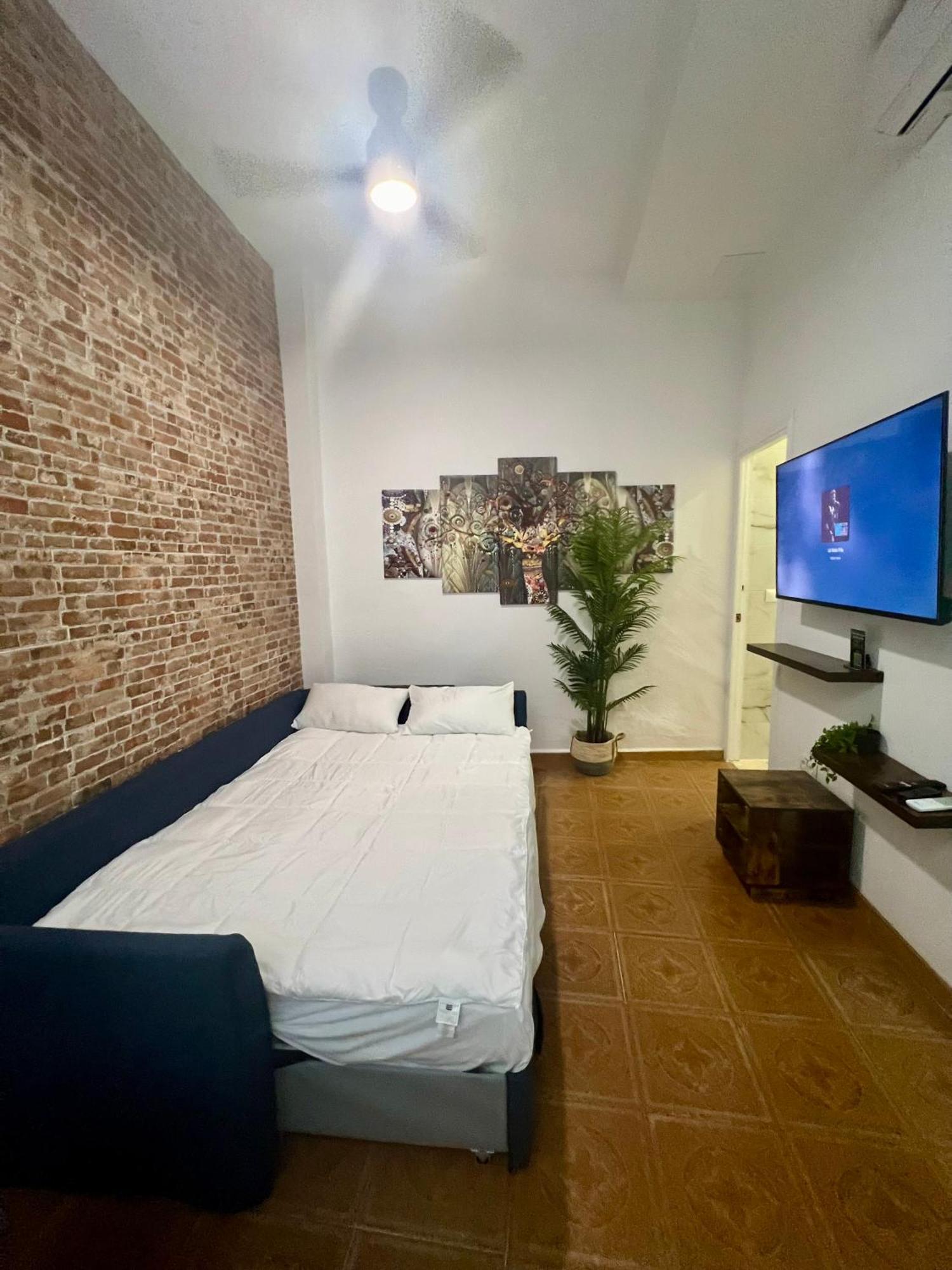 Casa Naty, Espacioso Renovado Apartamento En El Centro De Málaga Exterior foto